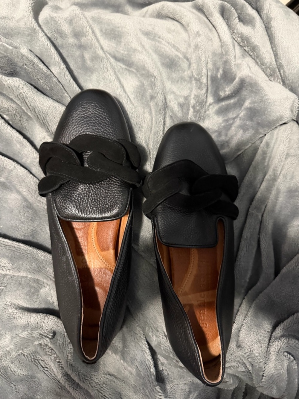 Gentle Souls Black Chain-Accent Leather Loafers (Reasonable Offers Welcome)